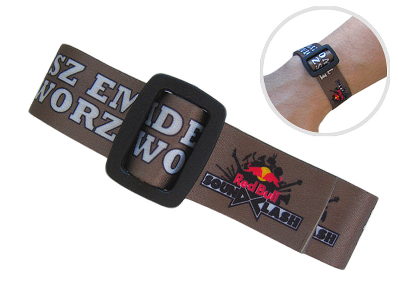 Wristband with regulation buckle